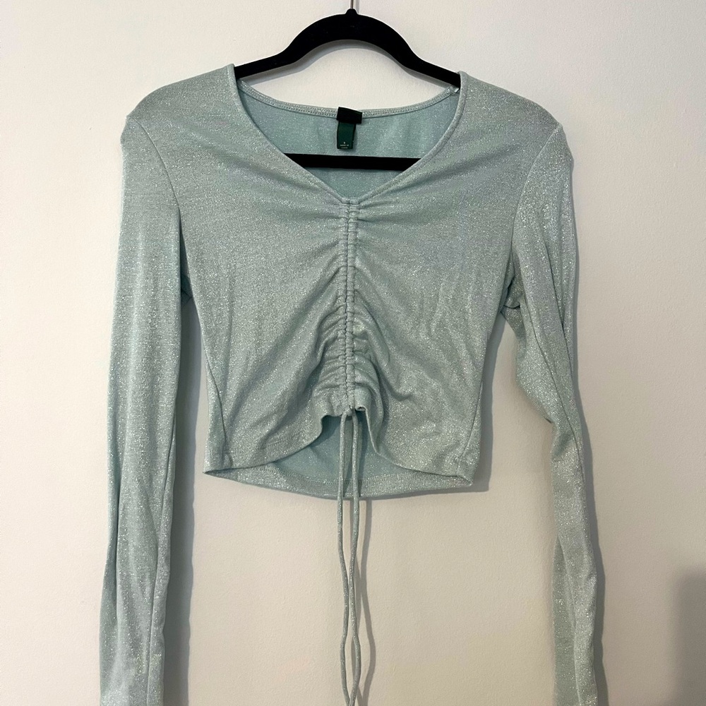 Wild Fable Cropped Shimmery Top Size‎ Small